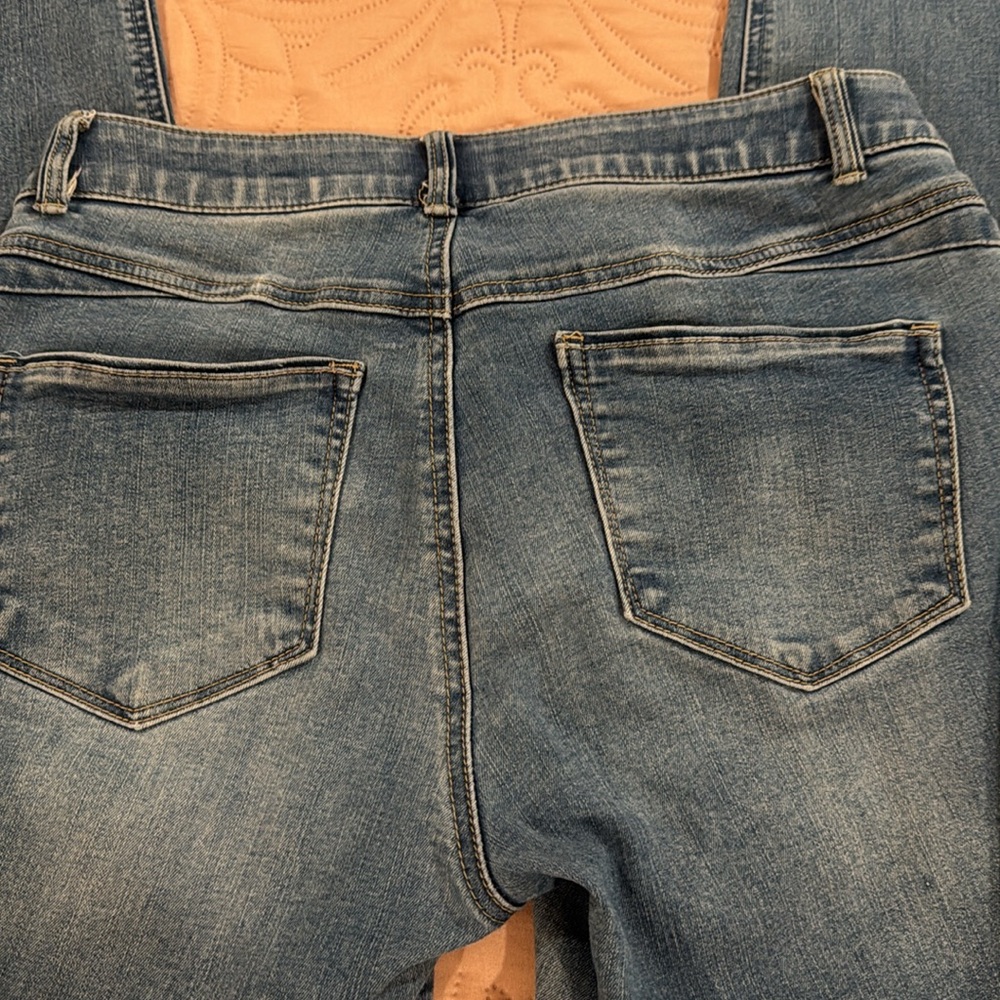 Gibson and Latimer Skinny Leg Jeans - Picture 5 of 9